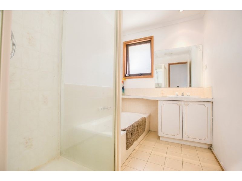 10 Arleon Crescent, Cranbourne VIC 3977