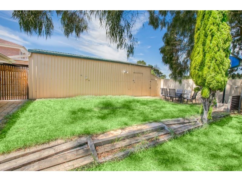 10 Arleon Crescent, Cranbourne VIC 3977