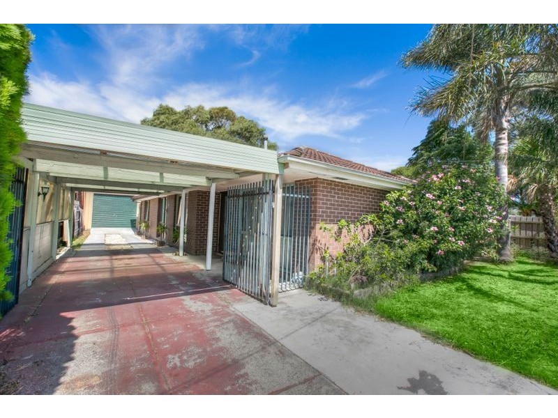 10 Arleon Crescent, Cranbourne VIC 3977