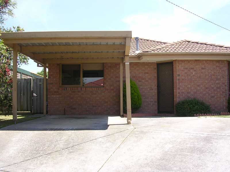 2/1 Plaistow Court, Cranbourne North VIC 3977
