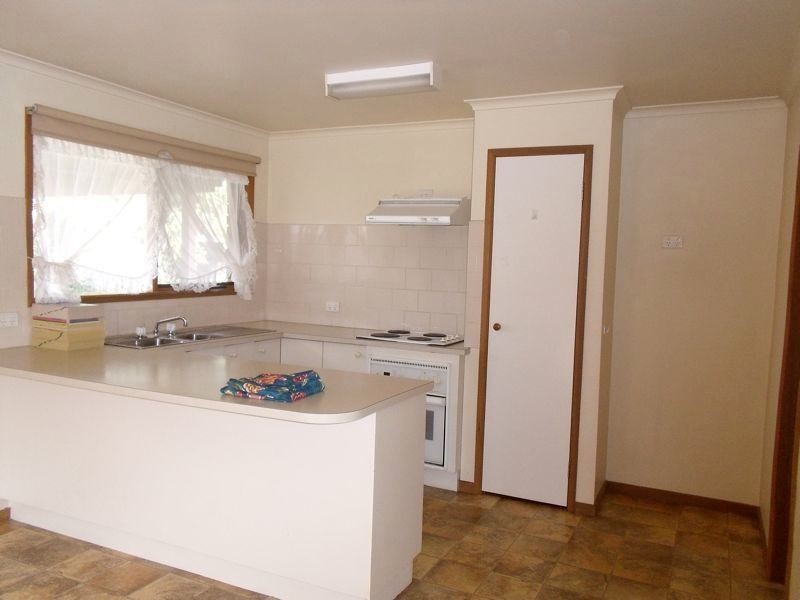 2/1 Plaistow Court, Cranbourne North VIC 3977