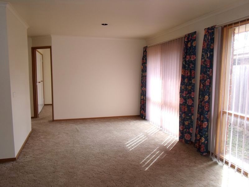 2/1 Plaistow Court, Cranbourne North VIC 3977