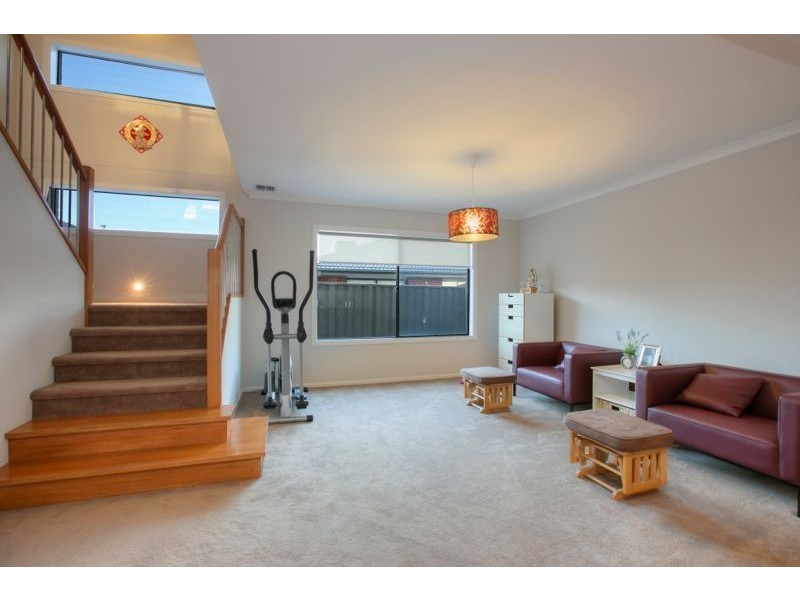 18 Ardent Crescent, Cranbourne East VIC 3977