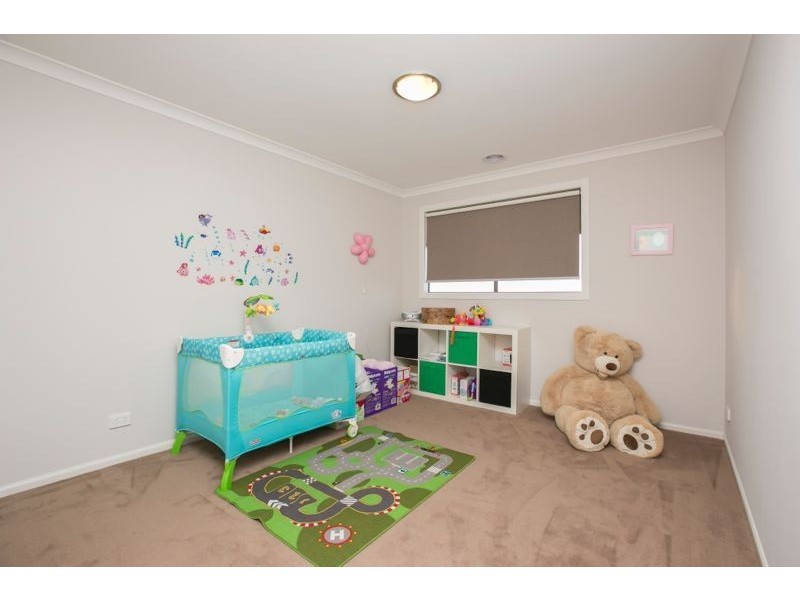 18 Ardent Crescent, Cranbourne East VIC 3977