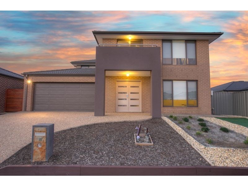 18 Ardent Crescent, Cranbourne East VIC 3977