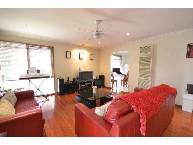 1/42 Toirram Crescent, Cranbourne VIC 3977