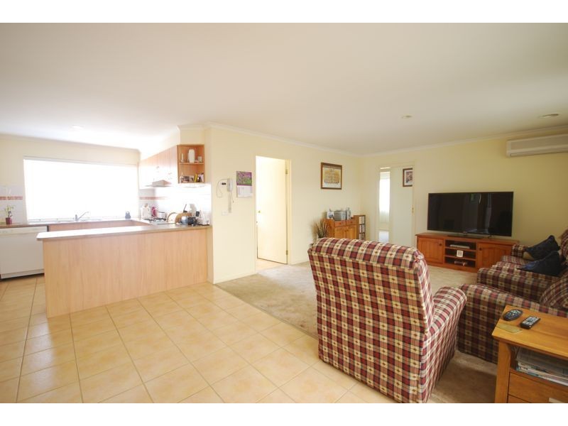 11 Foxwood Drive, Cranbourne East VIC 3977