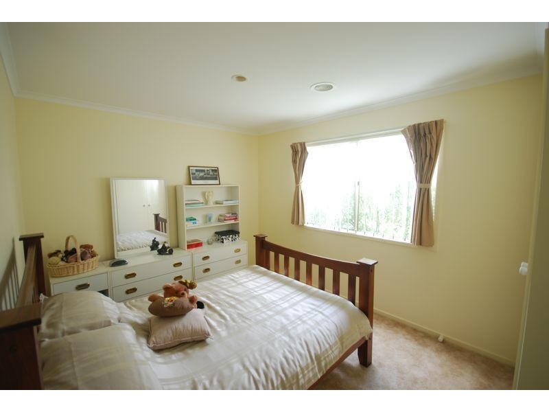 11 Foxwood Drive, Cranbourne East VIC 3977