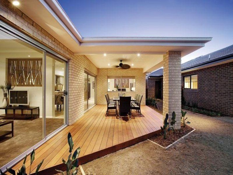 10 Black Caesar Drive, Cranbourne East VIC 3977