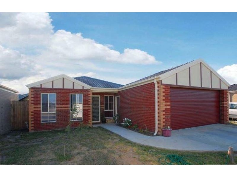 3 Calais Circuit, Cranbourne West VIC 3977
