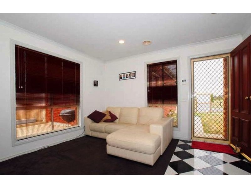 3 Calais Circuit, Cranbourne West VIC 3977