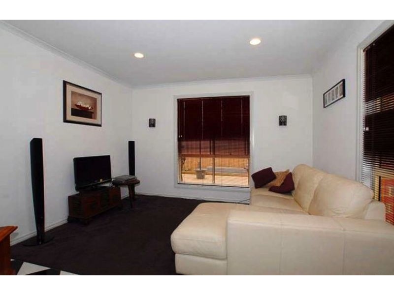 3 Calais Circuit, Cranbourne West VIC 3977