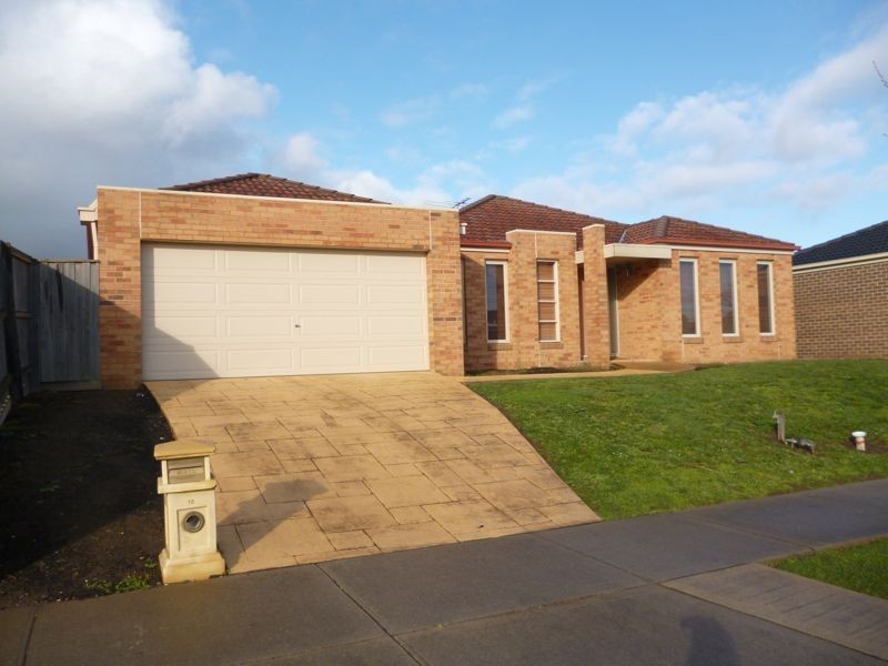12 Silky Oak Drive, Cranbourne VIC 3977