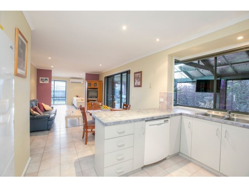 126 Courtenay Avenue, Cranbourne North VIC 3977