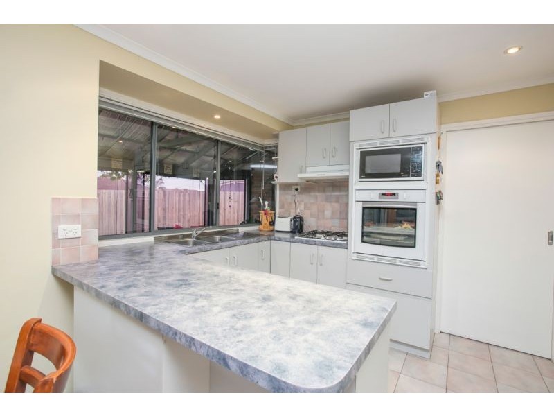 126 Courtenay Avenue, Cranbourne North VIC 3977