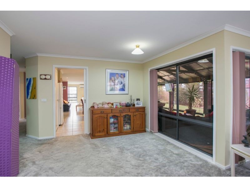 126 Courtenay Avenue, Cranbourne North VIC 3977
