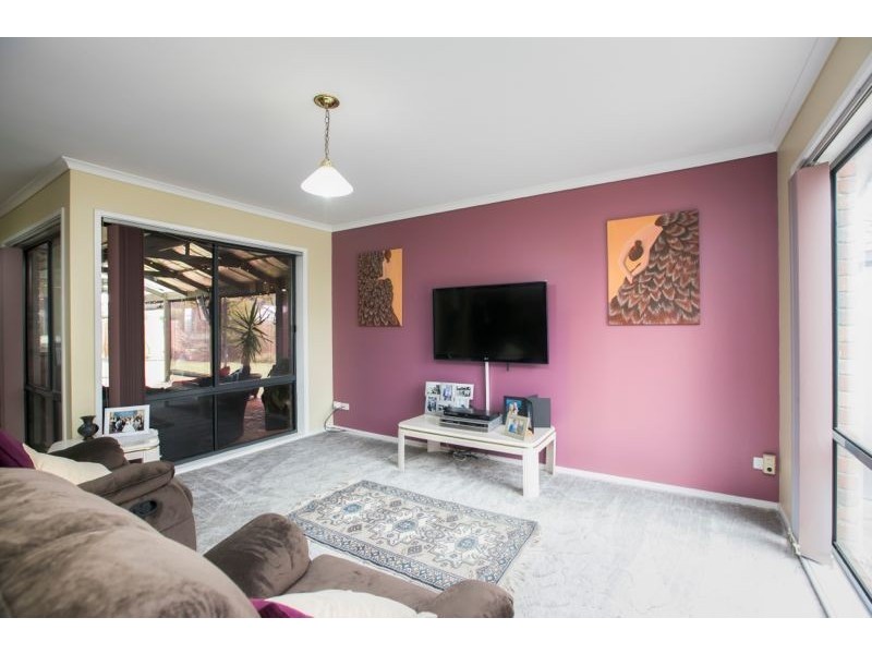 126 Courtenay Avenue, Cranbourne North VIC 3977