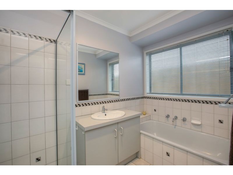 126 Courtenay Avenue, Cranbourne North VIC 3977