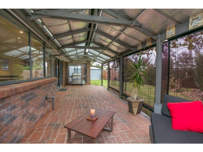 126 Courtenay Avenue, Cranbourne North VIC 3977