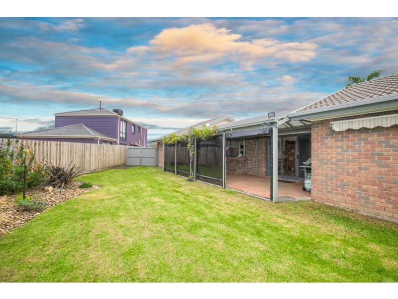 126 Courtenay Avenue, Cranbourne North VIC 3977