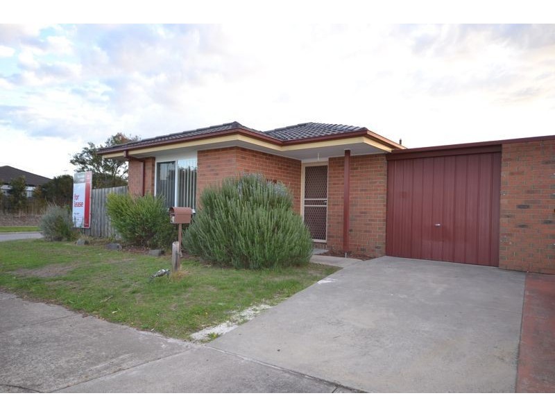 42 Jacinta Drive, Cranbourne West VIC 3977