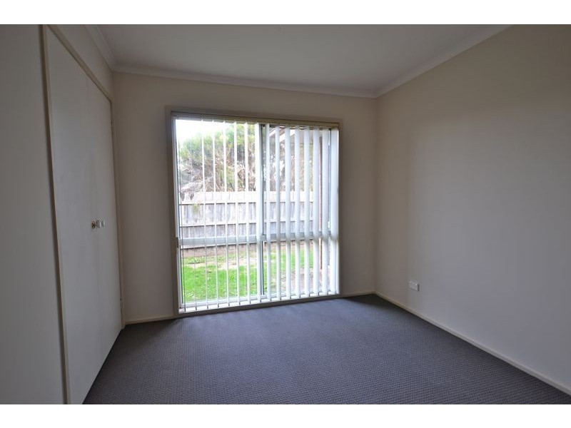 42 Jacinta Drive, Cranbourne West VIC 3977