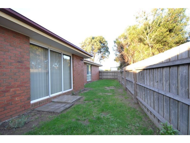 42 Jacinta Drive, Cranbourne West VIC 3977