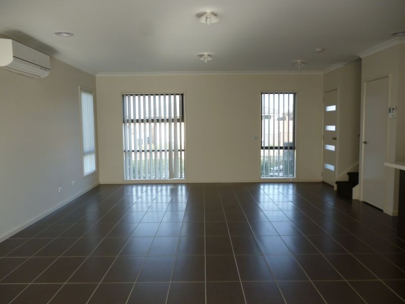 2 Jade Walk, Officer VIC 3809