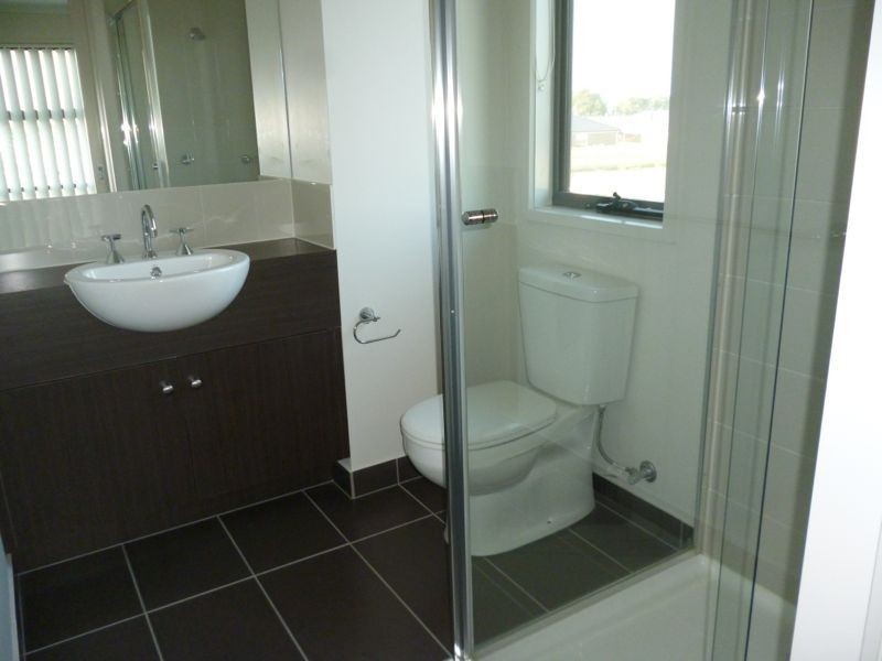 2 Jade Walk, Officer VIC 3809