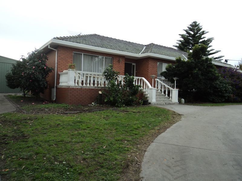 19 Moores Road, Clyde VIC 3978