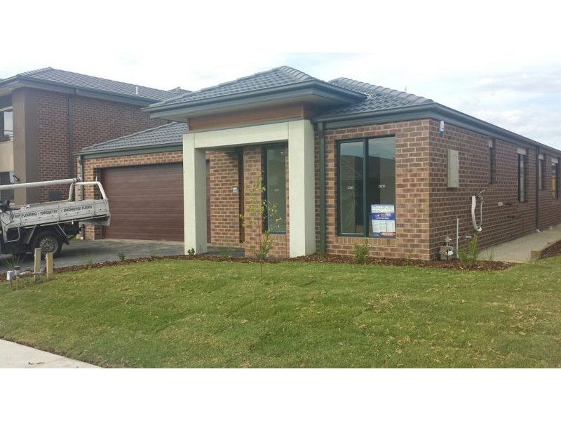 6 Hill Farm Drive, Cranbourne East VIC 3977