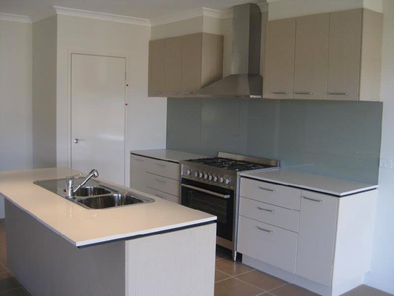 19 Autumn Fields Drive, Cranbourne North VIC 3977