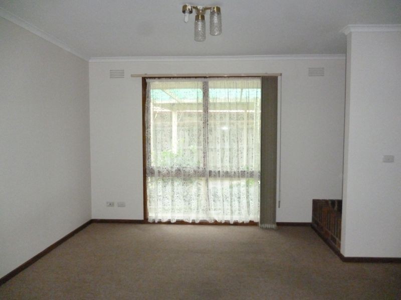 33 Guildford Crescent, Narre Warren VIC 3805