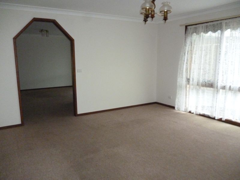 33 Guildford Crescent, Narre Warren VIC 3805