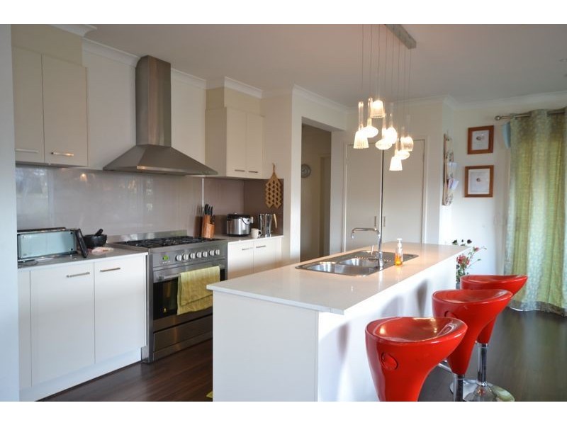 17 Golden Wattle Court, Cranbourne VIC 3977