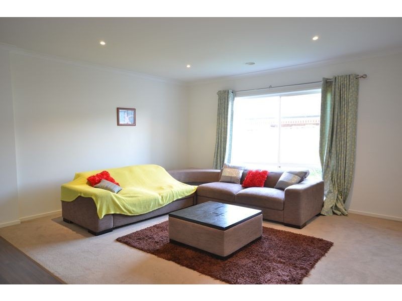 17 Golden Wattle Court, Cranbourne VIC 3977