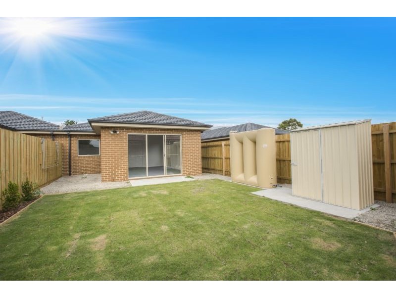 2/16-18 Phelan Drive, Cranbourne VIC 3977
