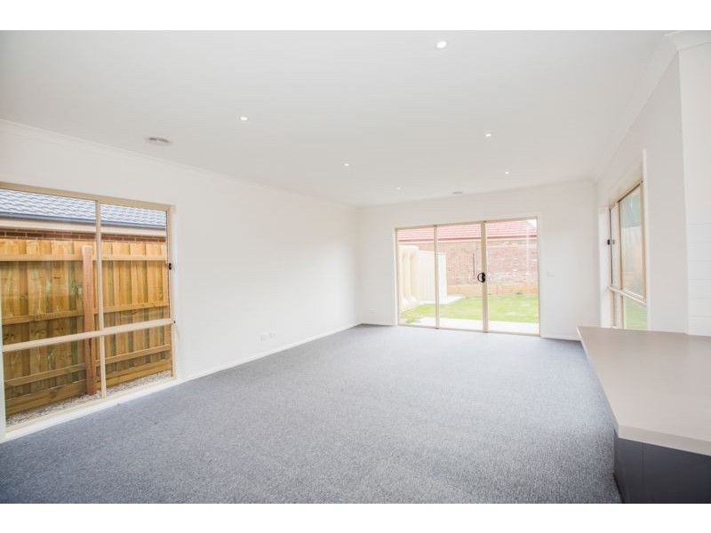 5/16-18 Phelan Drive, Cranbourne VIC 3977