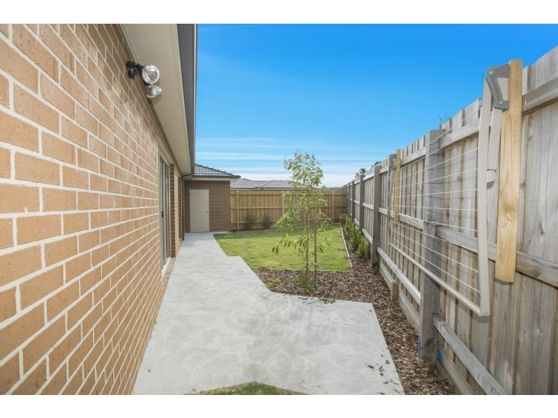 6/16-18 Phelan Drive, Cranbourne North VIC 3977