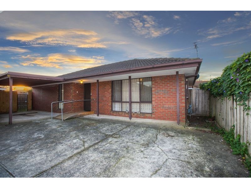 2/37 Cranbourne Drive, Cranbourne VIC 3977
