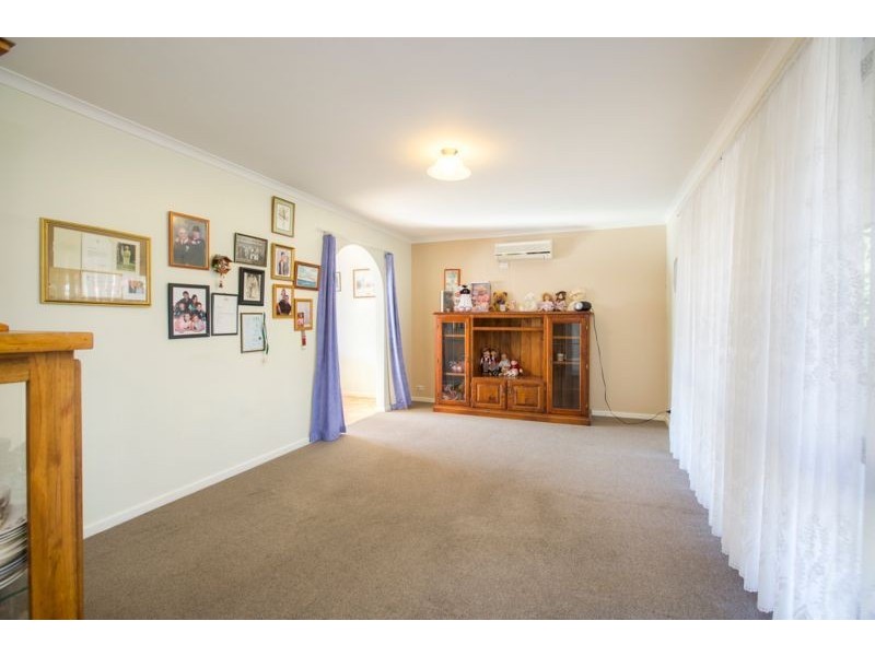 2/37 Cranbourne Drive, Cranbourne VIC 3977