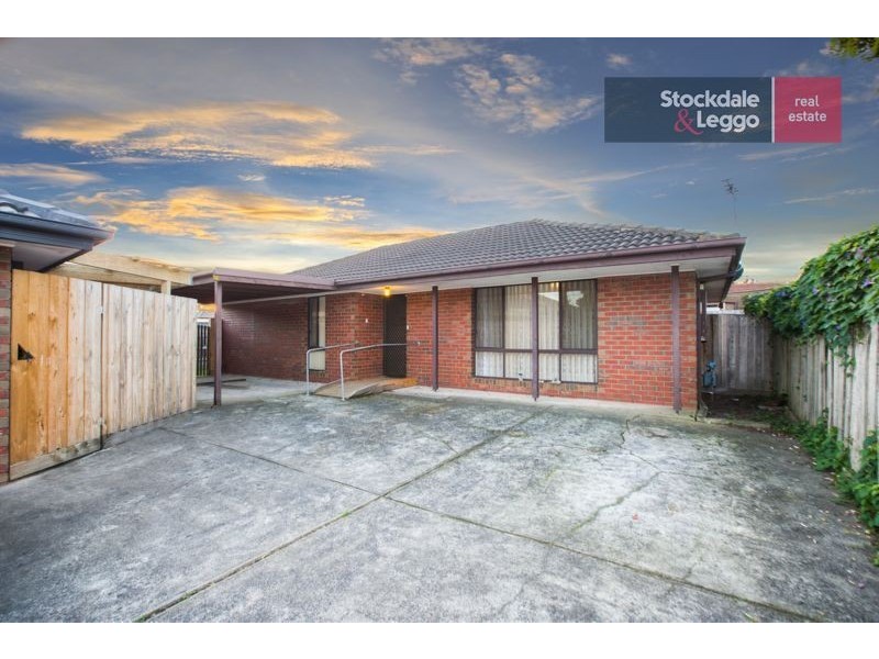 2/37 Cranbourne Drive, Cranbourne VIC 3977