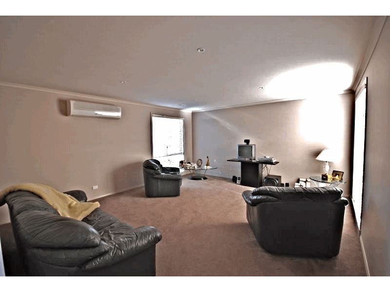 5 Merion Vista, Cranbourne VIC 3977