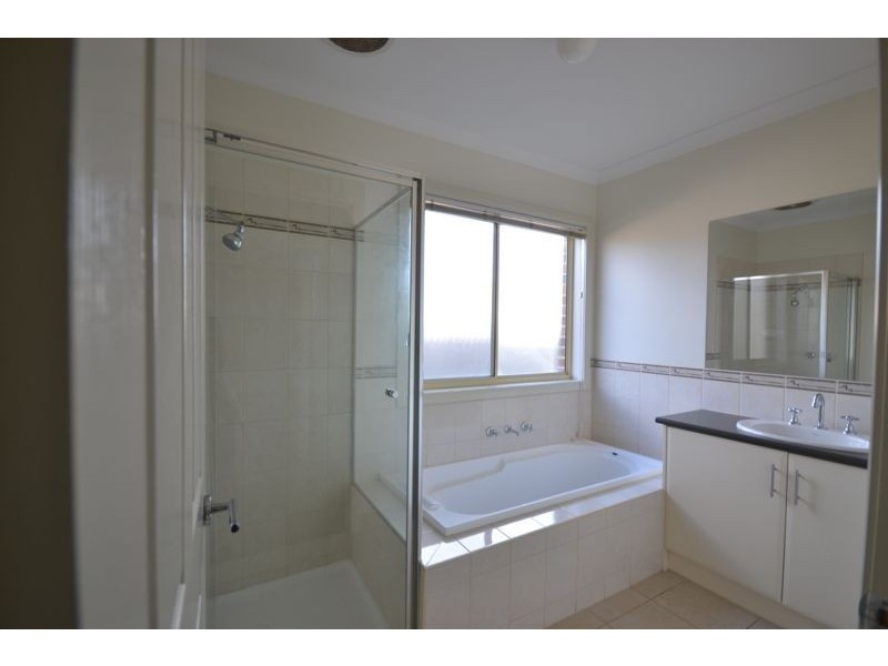 3 Cusack Way, Lynbrook VIC 3975