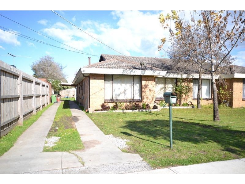 1/16 Alexander Street, Cranbourne VIC 3977