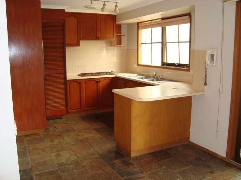 9 Filbert Court, Cranbourne North VIC 3977