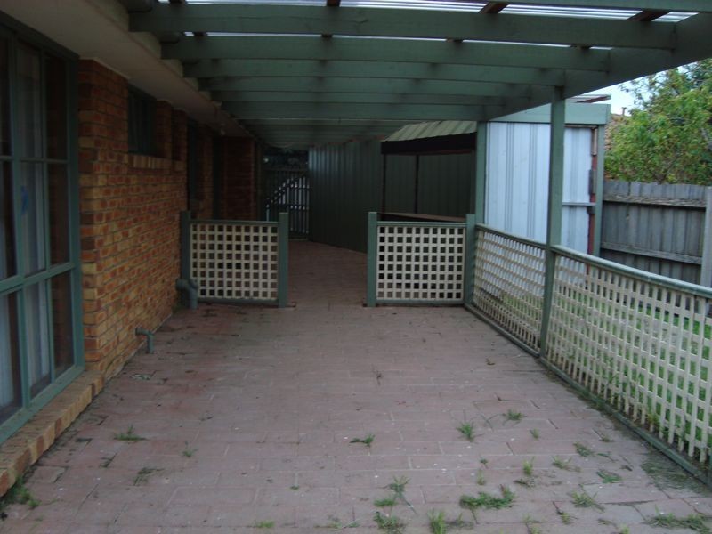 9 Filbert Court, Cranbourne North VIC 3977