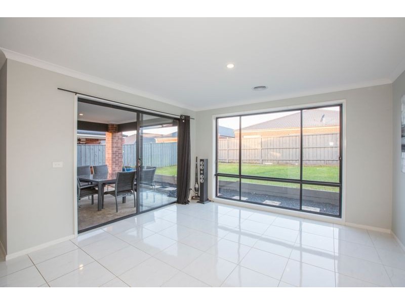 28 Merritt Avenue, Cranbourne VIC 3977