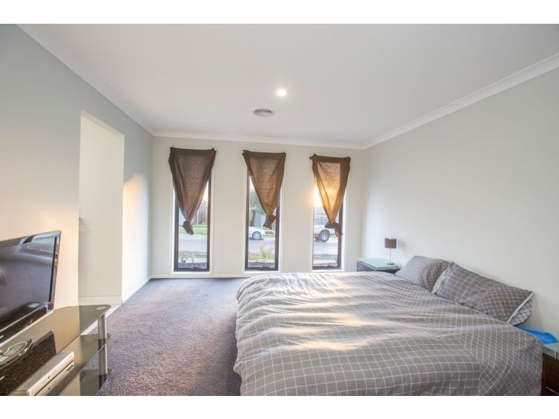 28 Merritt Avenue, Cranbourne VIC 3977