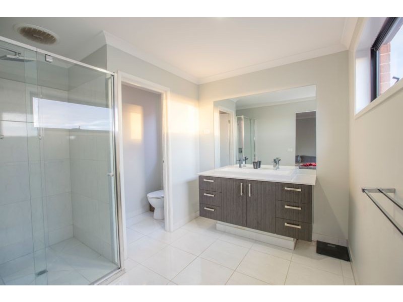 28 Merritt Avenue, Cranbourne VIC 3977